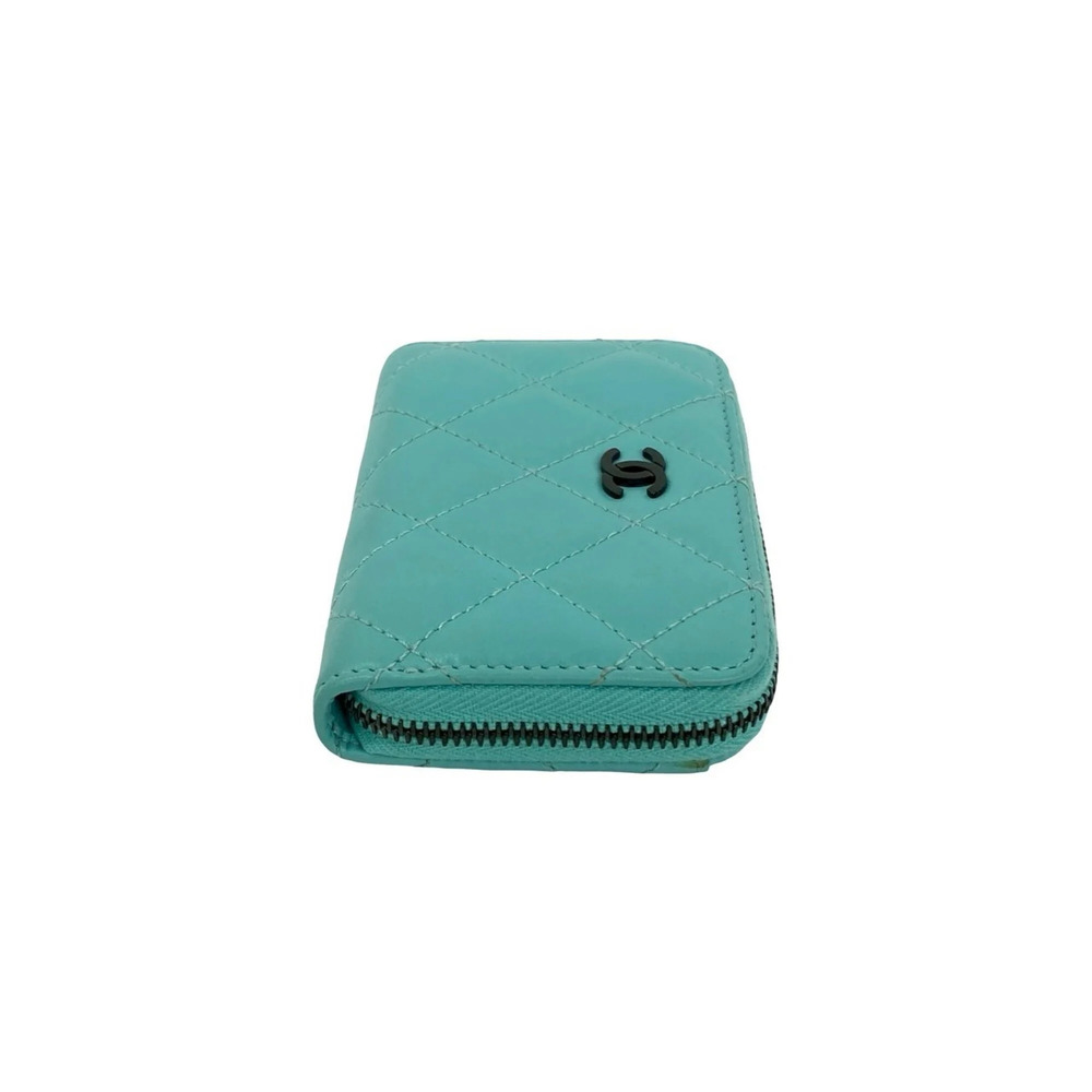 CHANEL Green Lambskin Leather Logo Wallet - Picture 5 of 8